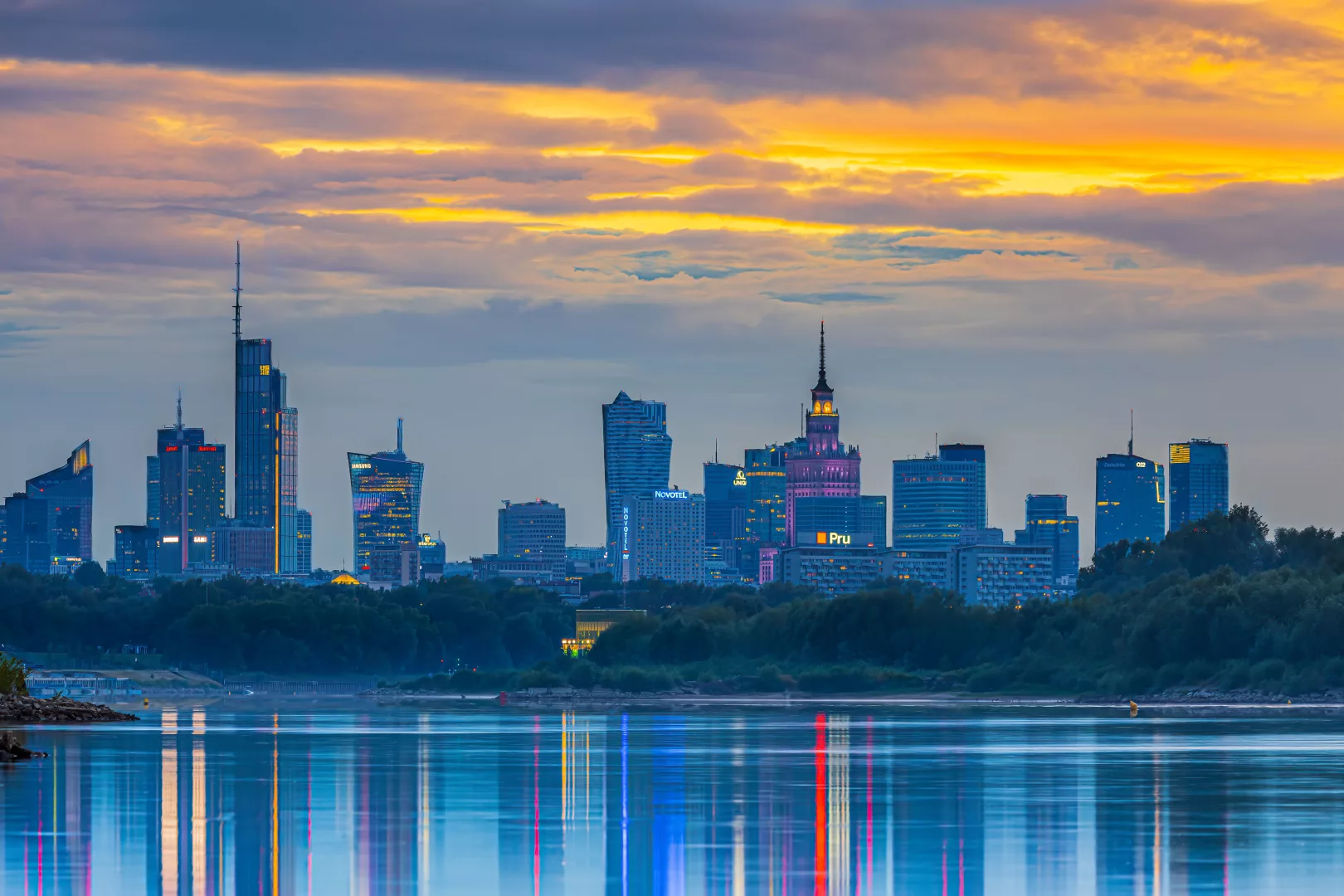 Polska gospodarka przyspiesza. PKB wzrósł o 3,8 proc.