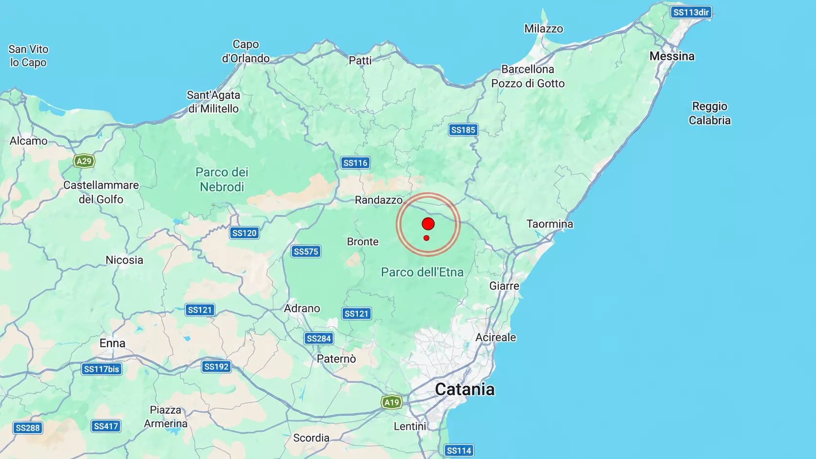 Silne trzęsienie na zboczu Etny. Wcześniej wulkan wyrzucił chmurę popiołu