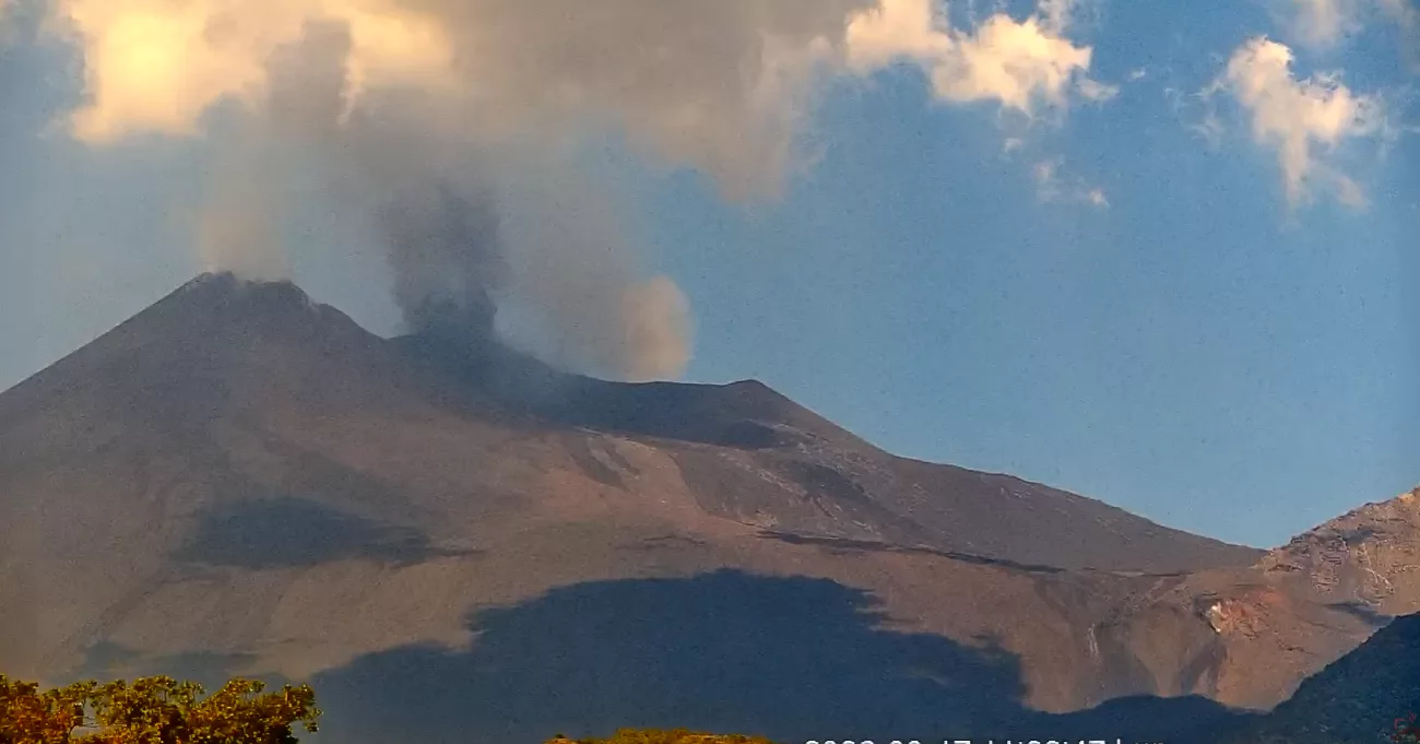 Etna sparaliżowała lotnisko w Katanii. Ponad 700 lotów odwołanych