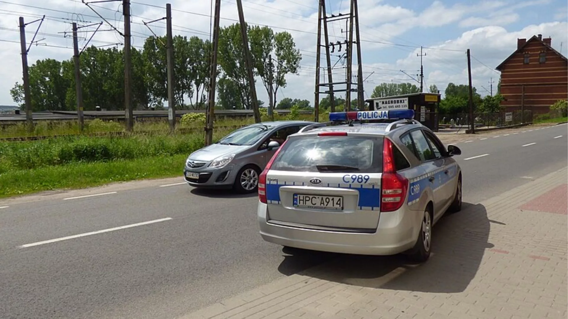 Niemal 300 wypadków i ponad 1000 kierujących pod wpływem alkoholu. Długi weekend w statystykach policji