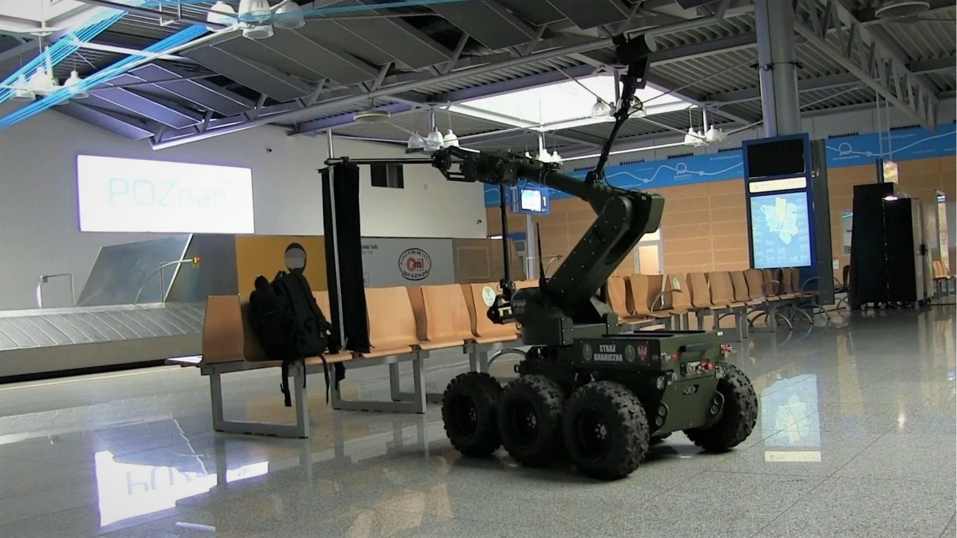 Zażartował, że ma bombę w walizce. Do Turcji już nie poleciał