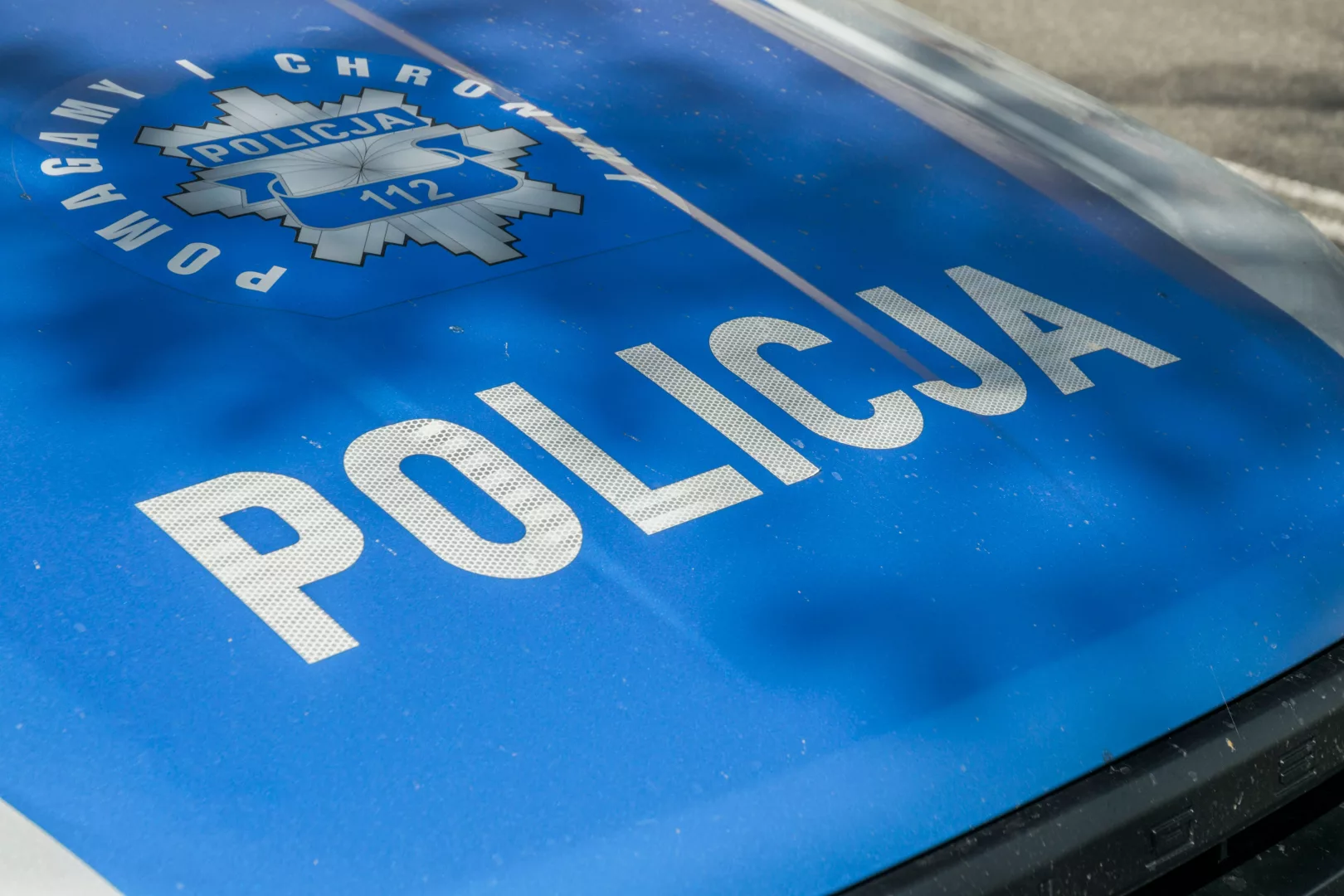 Cofnięte uprawnienia i „lewe” prawo jazdy. Kierowca zatrzymany przez policję