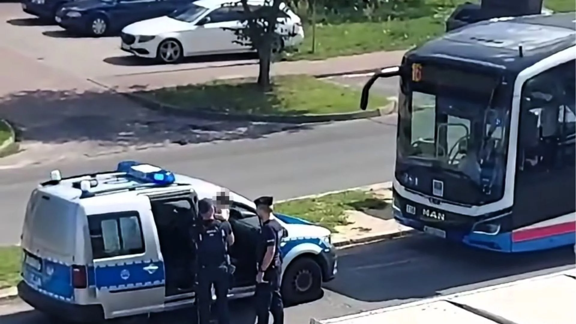Trzylatek sam odjechał autobusem. Policjanci szybko odnaleźli dziecko