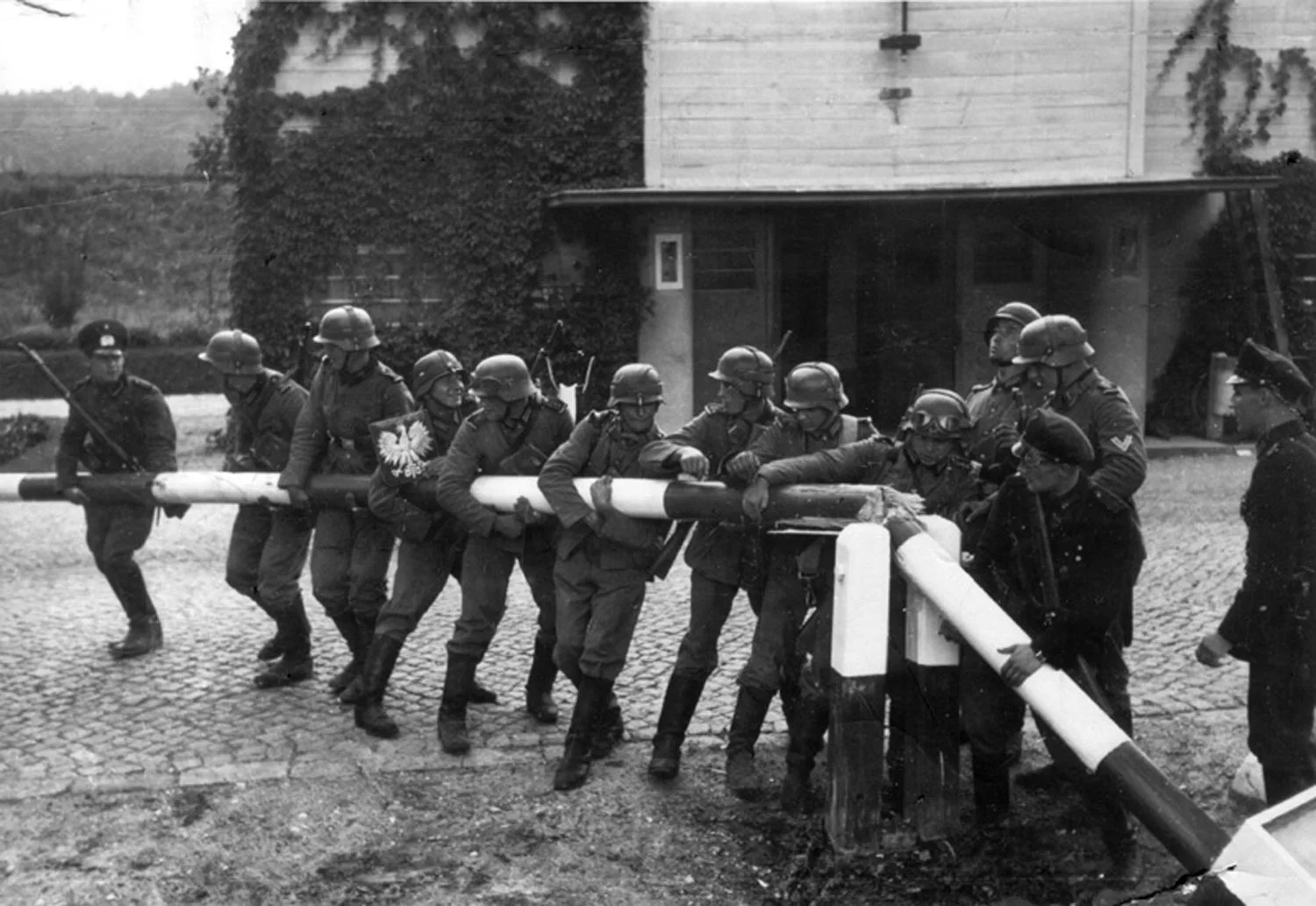 87 lat temu wybuchła II wojna światowa. Polska oddaje hołd ofiarom niemieckiej agresji