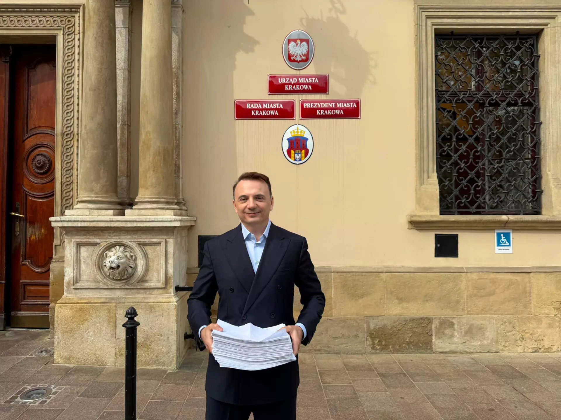 Łukasz Gibała zarejestrowany w wyborach na prezydenta Krakowa. Zebrał 9 tys. dodatkowych podpisów