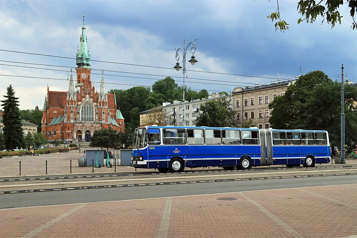 Zabytkowe tramwaje i autobusy wrócą na ulice Krakowa. Specjalne linie i konkurs dla pasażerów