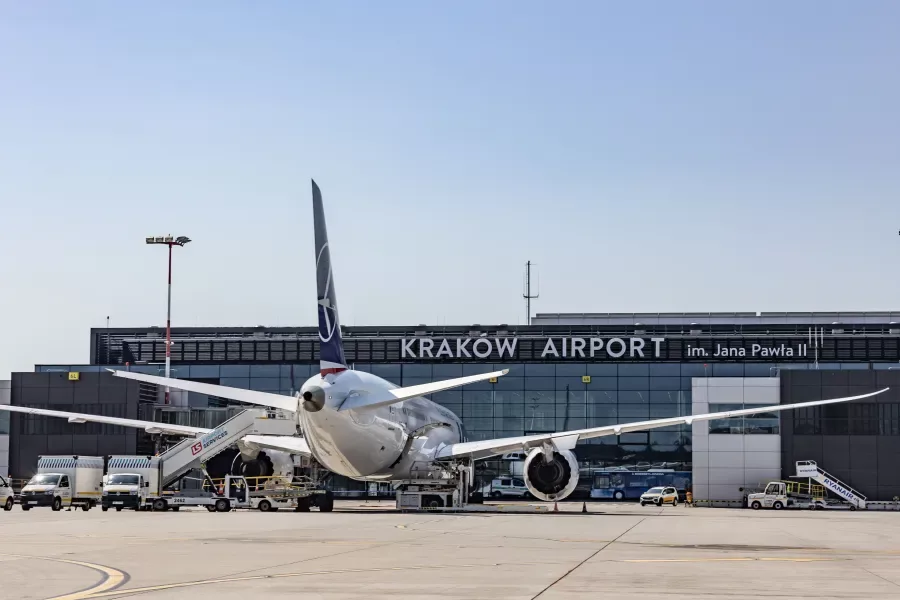 Kraków Airport może obsłużyć blisko 15 mln pasażerów w 2026 roku. Lotnisko szykuje inwestycje za 4,2 mld zł