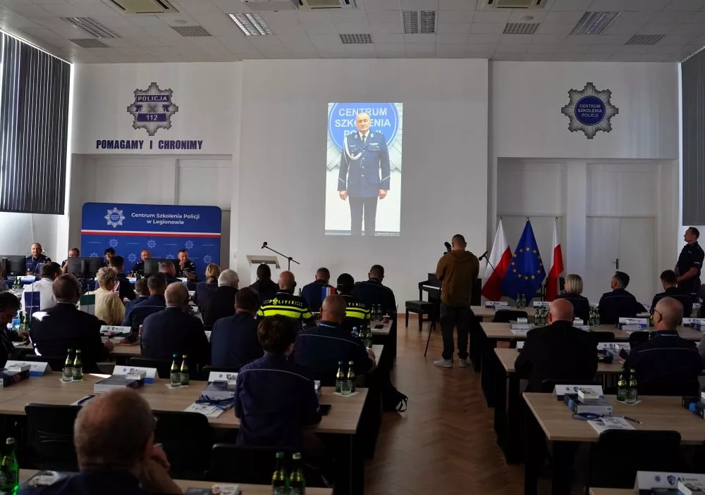 Sztuczna inteligencja coraz ważniejsza w Policji. Funkcjonariusze dyskutują o nowych możliwościach i ryzykach