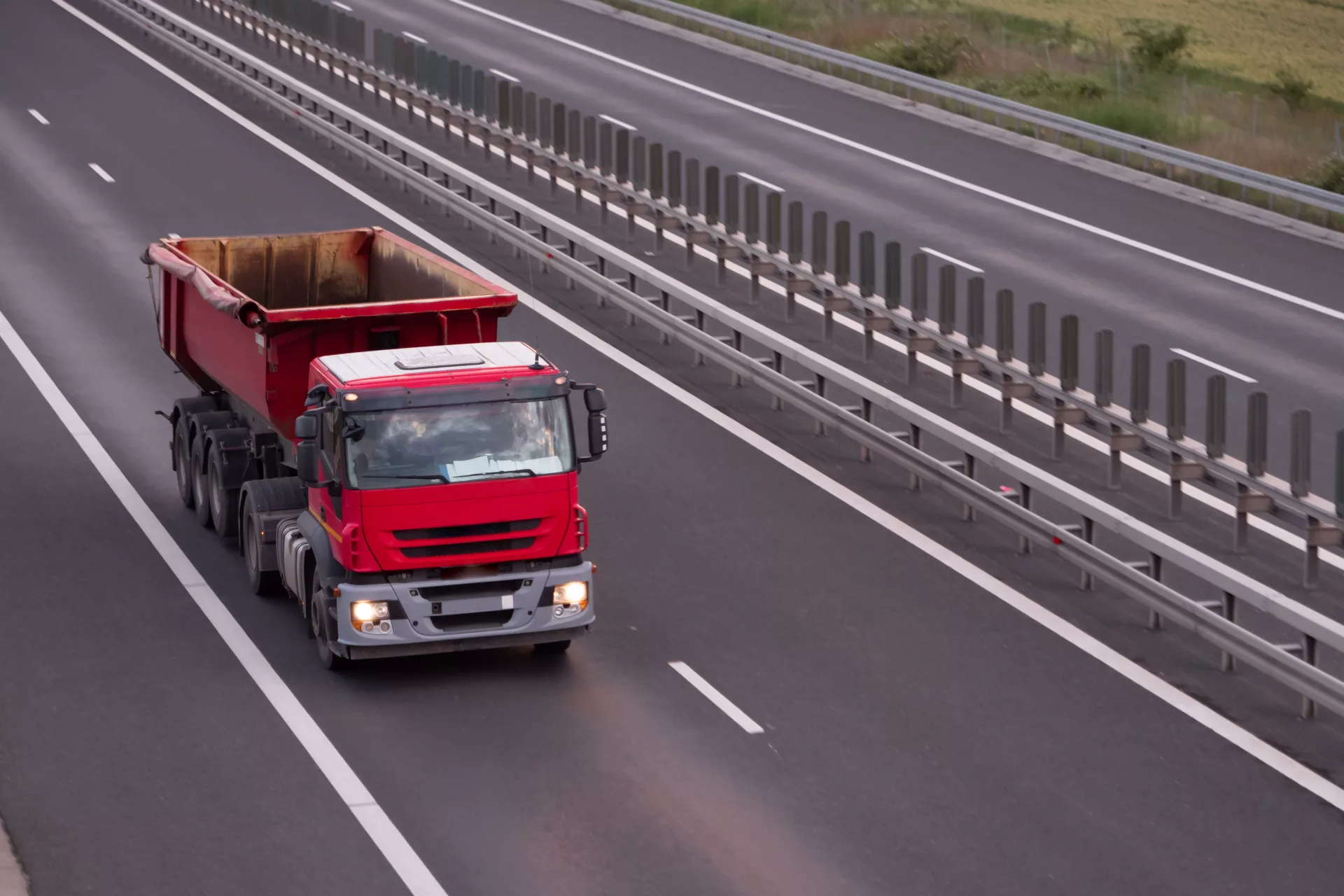 Transport przyspiesza cyfryzację. Niemal dwie trzecie przewoźników planuje inwestycje w technologie