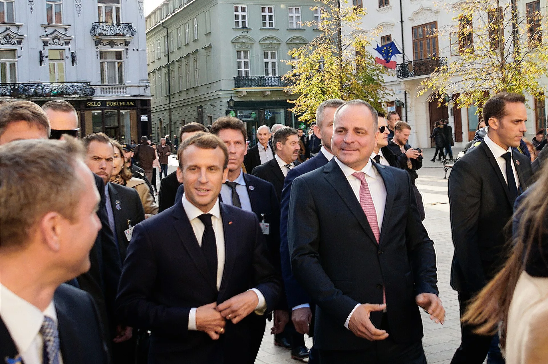 Francja wraca do zakazu social mediów dla osób poniżej 15 lat. Macron chce podobnych zasad w całej UE