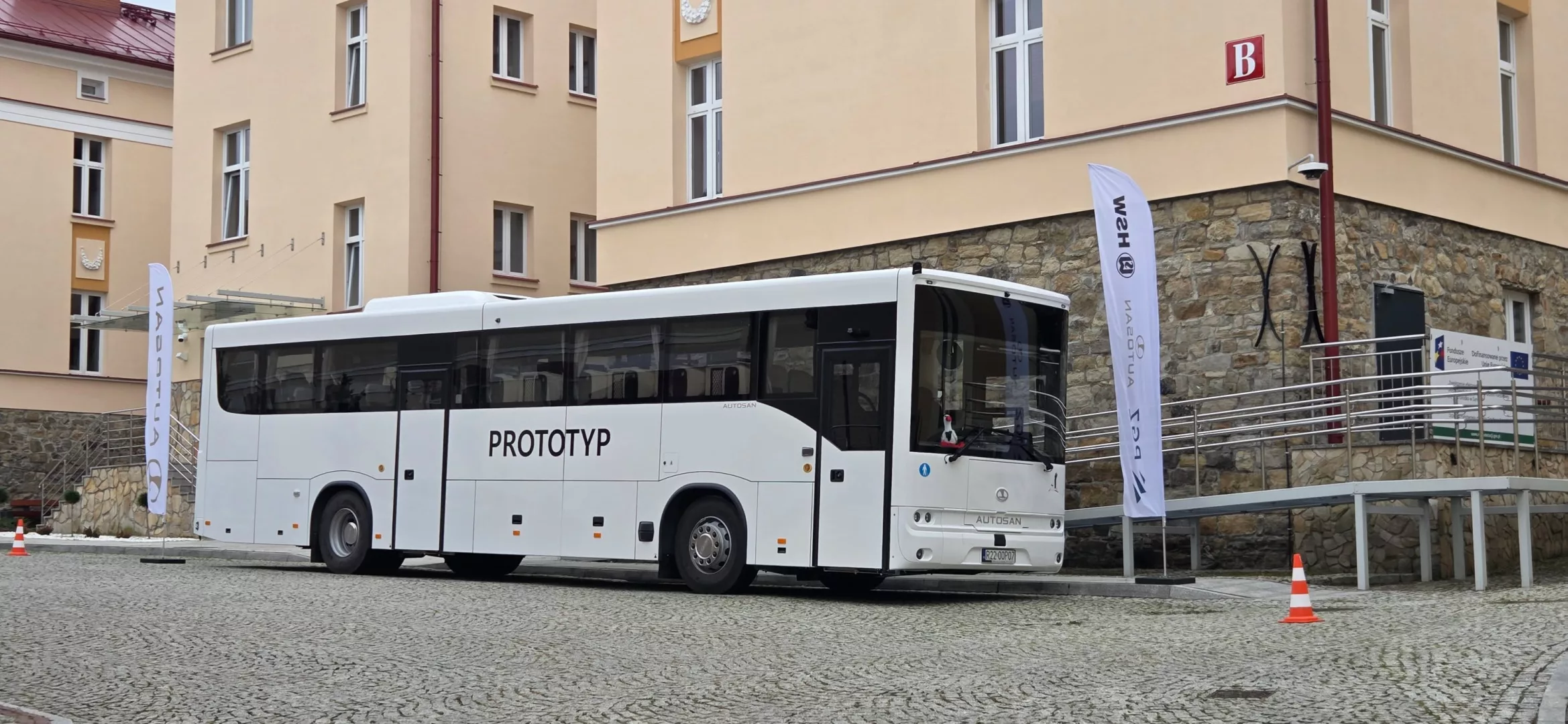 Autosan pokazał nowy autobus BIES. Na co dzień dla pasażerów, w sytuacji kryzysowej do ewakuacji