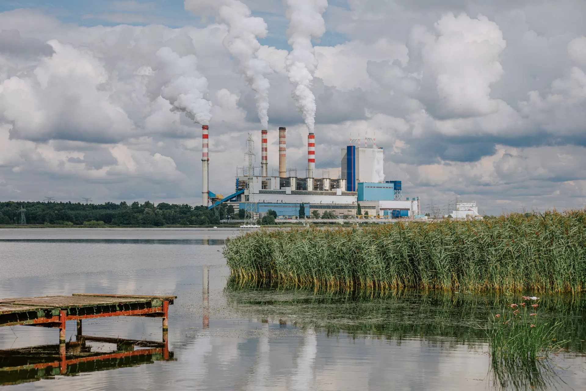 UE chce ograniczyć gwałtowne skoki cen CO₂. Zmiany na rynku emisji coraz bliżej