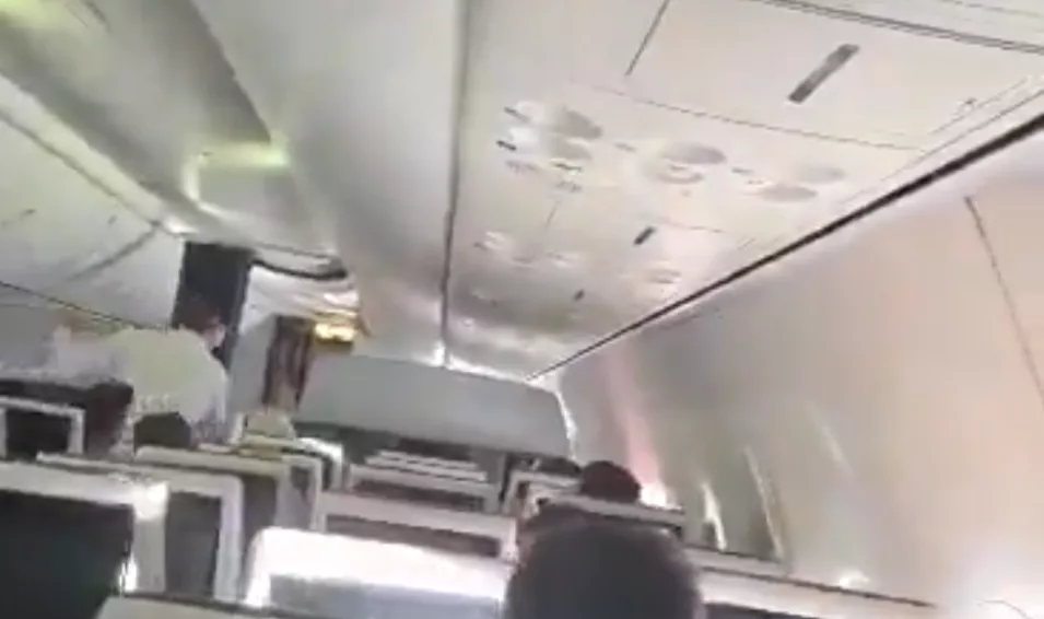 Dramat na pokładzie Flydubai. Samolot gwałtownie stracił ponad 4 km wysokości