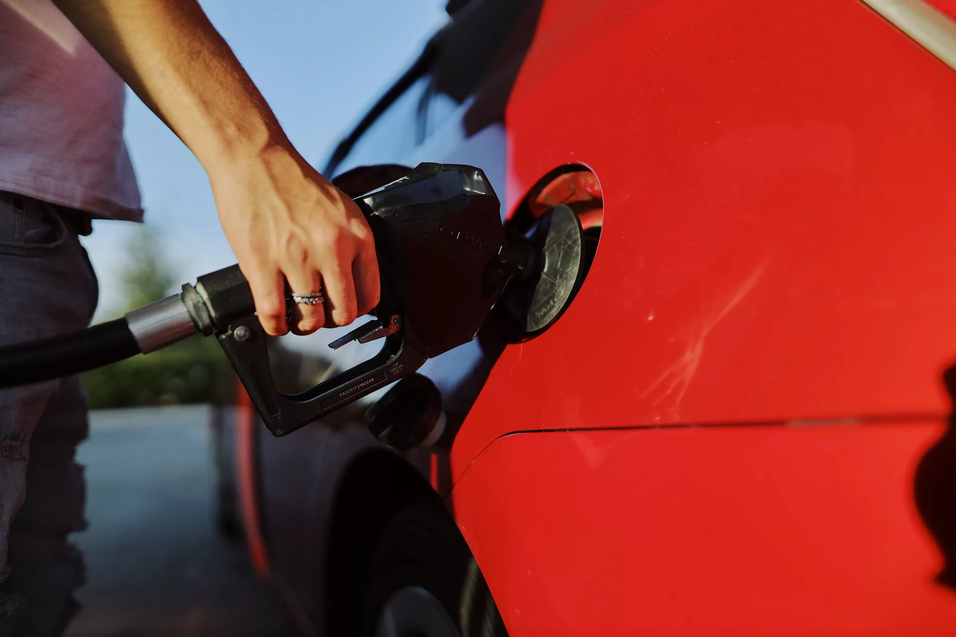 Od dziś nowe ceny maksymalne paliw. Benzyna drożeje, diesel tanieje
