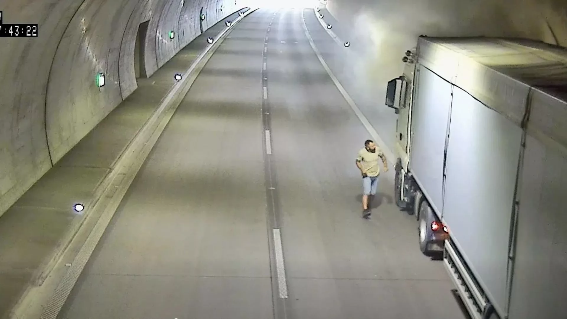 Pożar ciężarówki przetestował tunel na S3. Systemy zatrzymały ruch, kierowca uruchomił alarm
