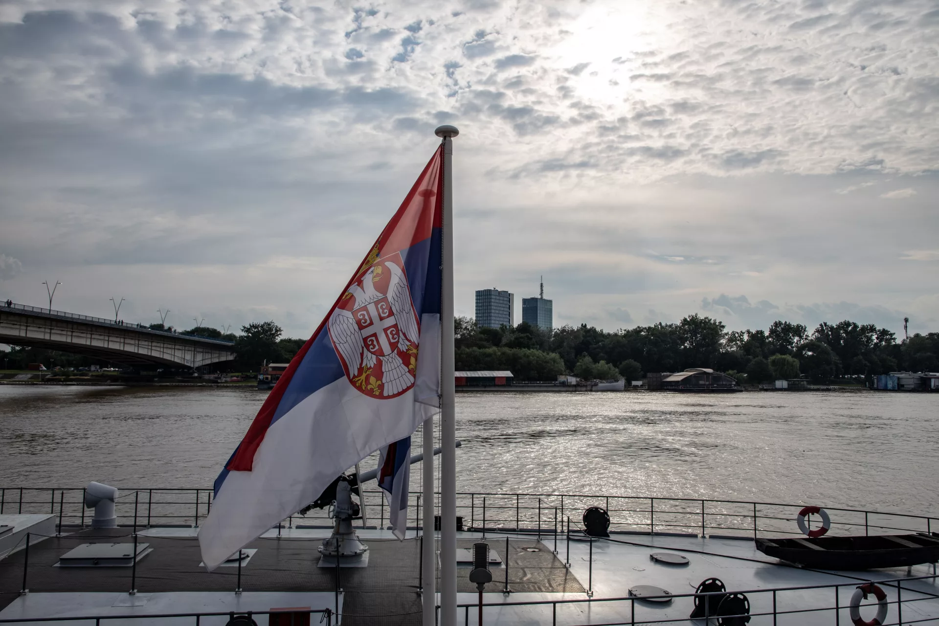 Historyczne zwycięstwo studentów w Serbii. Vučić uznał porażkę w wyborach parlamentarnych